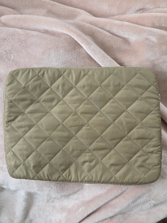 H&M Accessories - H&M Quilted Laptop Sleeve in Beige